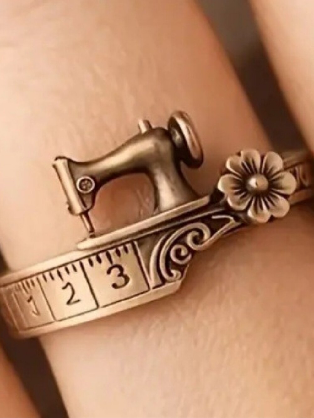 Sundance "A STITCH IN TIME" Stainless Steel Ring Size 7
